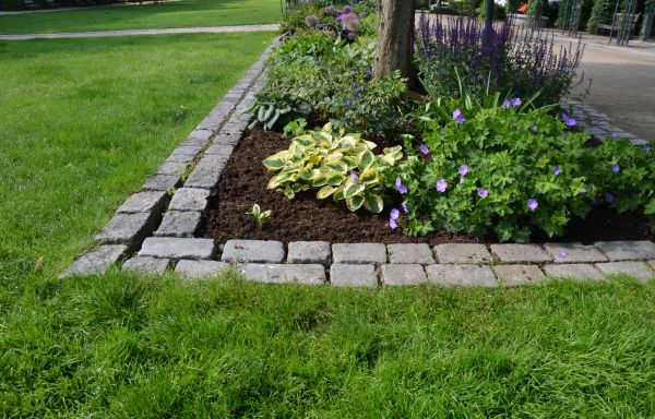 Flower Bed Mulching in Bountiful