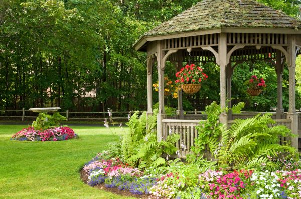Backyard Landscaping Service in Bountiful